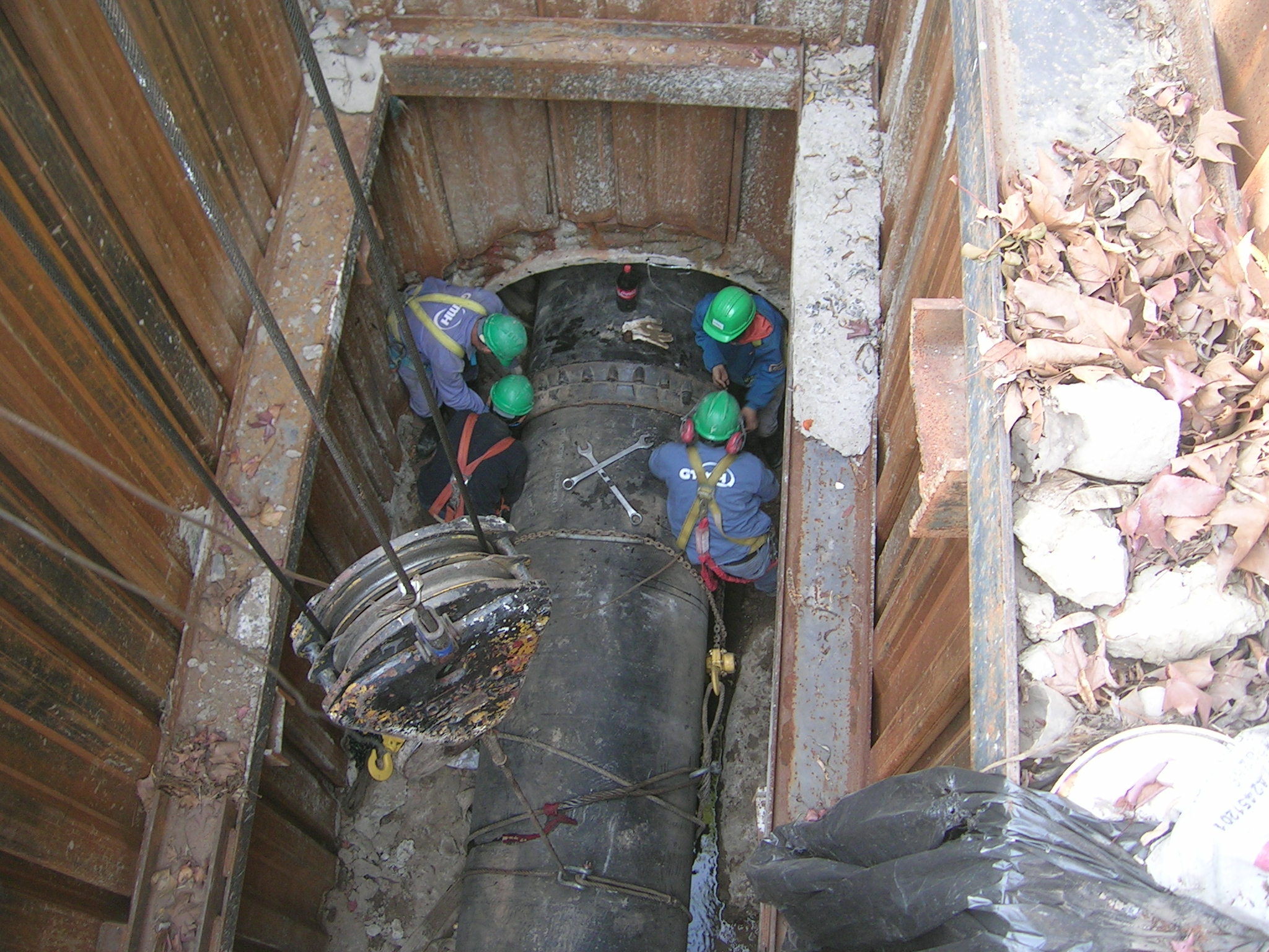 Tableros eléctricos en obra de agua